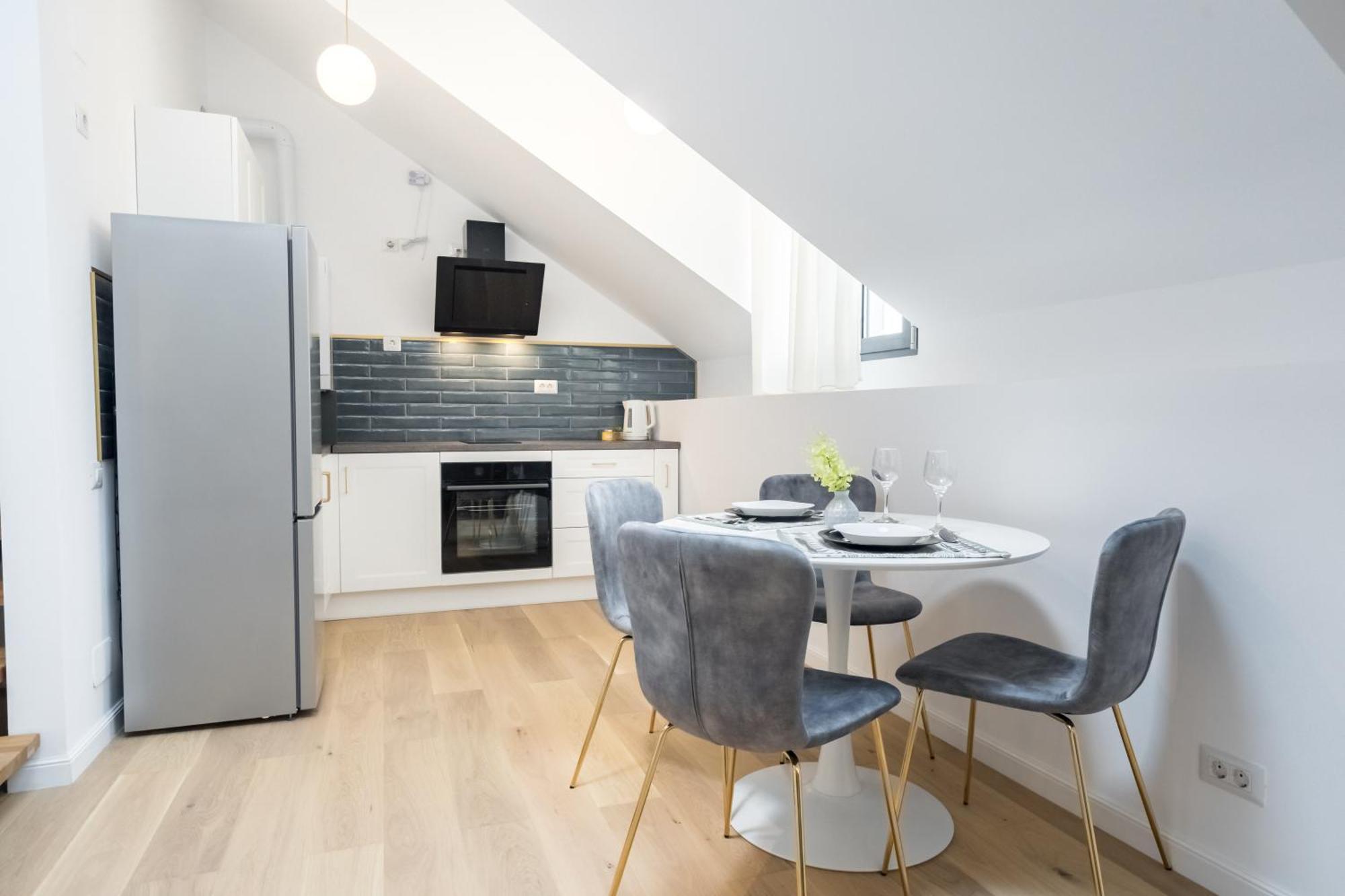 Luxury Lofts By Carmen Sylva *